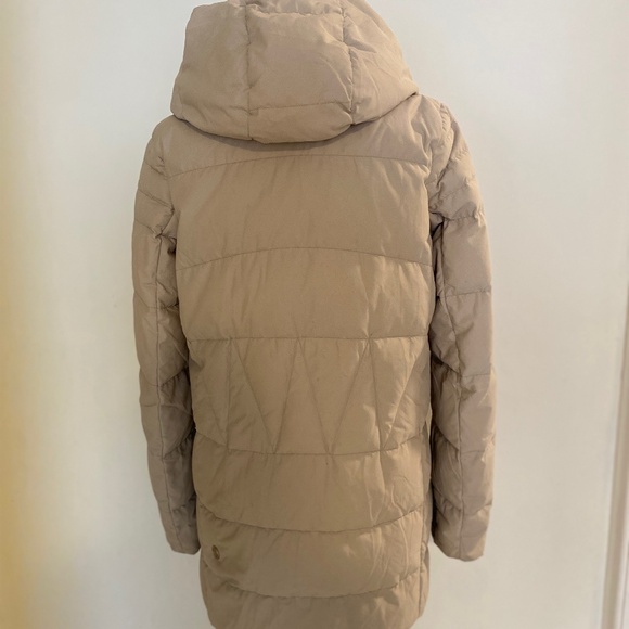 Lululemon Down Winter Coat – Women’s – Neutral Color – Lightweight & Warm - XS - Picture 4 of 11